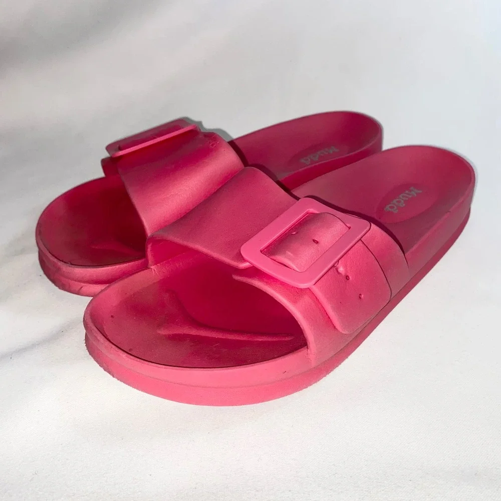 Mudd Hot Pink Buckle Slide Sandals Womens Summer Beach Shoes Vacation Waterproof